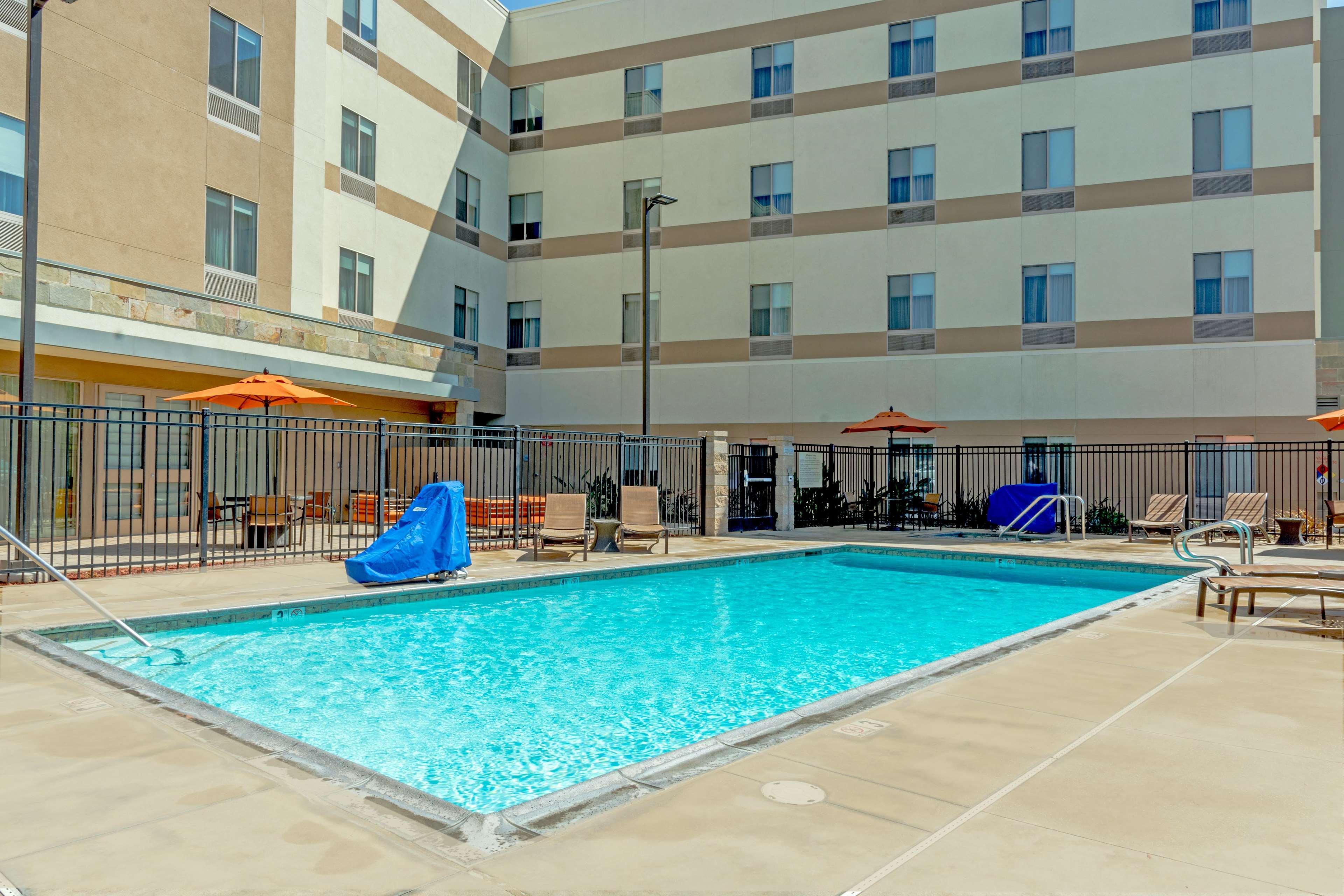 Hampton Inn & Suites Riverside/Corona East Exterior foto